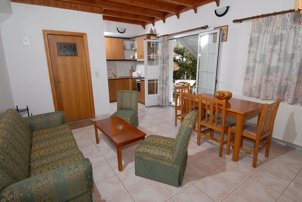 Starvillas Apartments And Studios Agia Efimia Luaran gambar